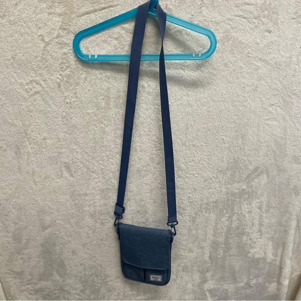 Herschel Pender sleeve crossbody bag blue fleece lined - Picture 2 of 9